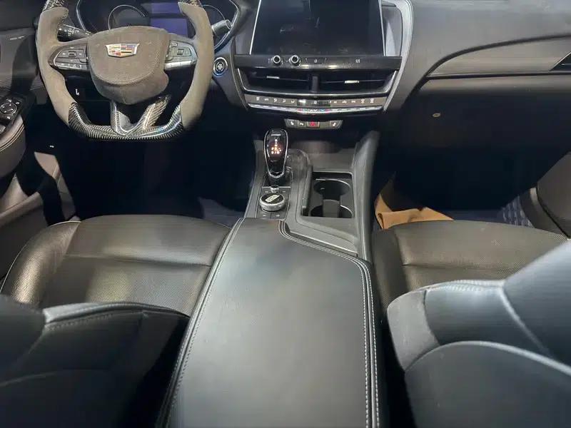 2022 Cadillac CT5 28T Luxury — миниатюра 10