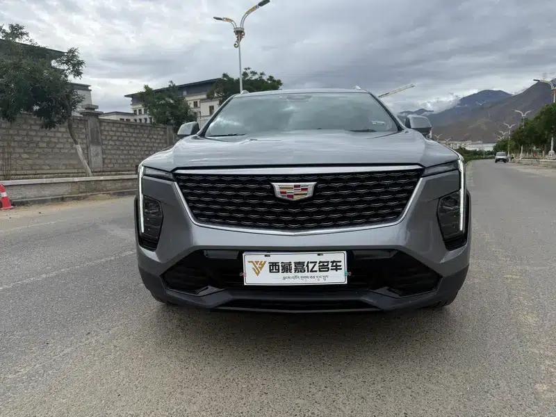 2024 Cadillac XT4 28T Two-Wheel Drive Luxury — миниатюра 2