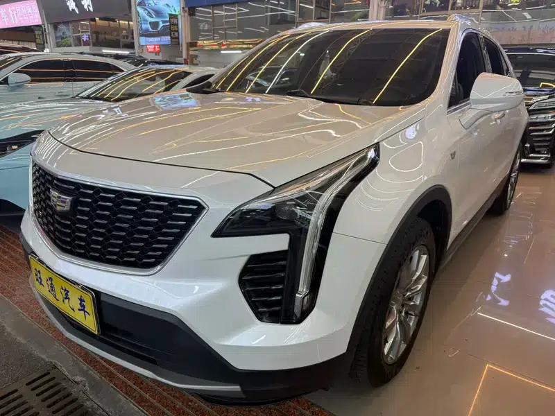 Cadillac XT4 2020 28T Two-Wheel Drive Premium Edition — миниатюра 1