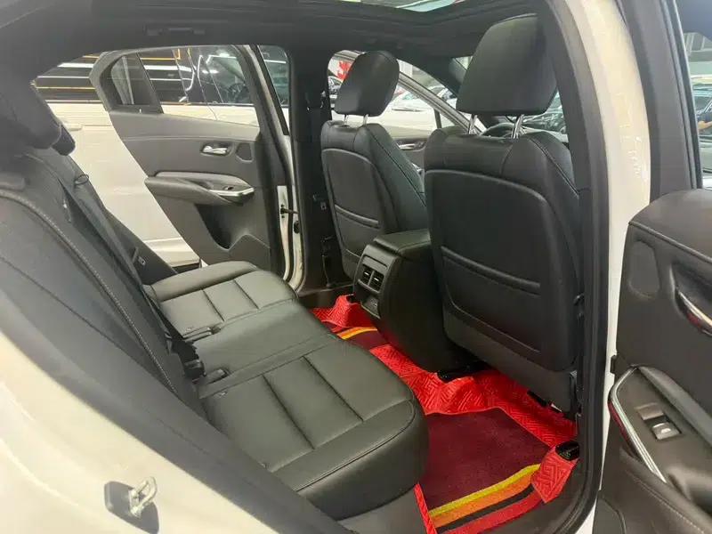 Cadillac XT4 2020 28T Two-Wheel Drive Premium Edition — миниатюра 12