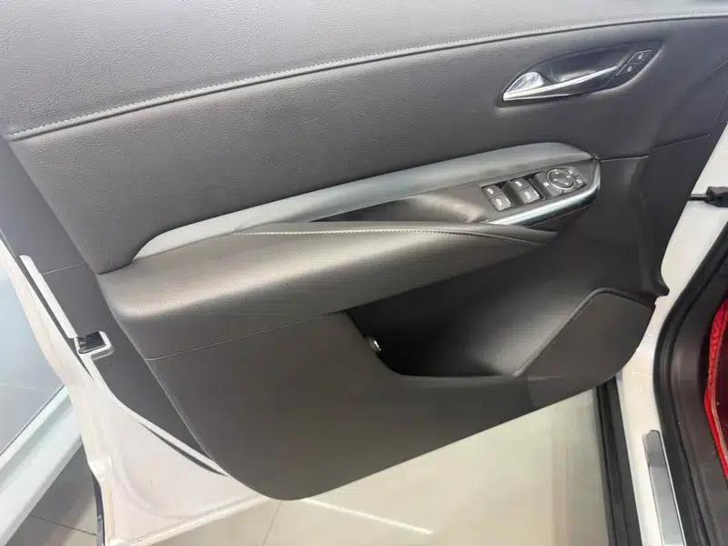 Cadillac XT4 2020 28T Two-Wheel Drive Premium Edition — миниатюра 13
