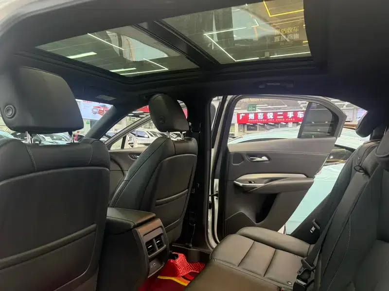 Cadillac XT4 2020 28T Two-Wheel Drive Premium Edition — миниатюра 14