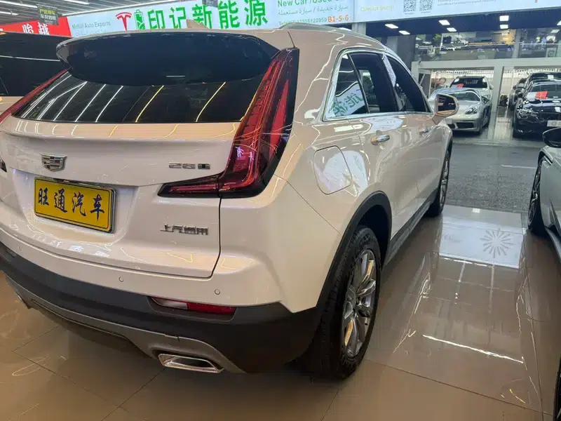 Cadillac XT4 2020 28T Two-Wheel Drive Premium Edition — миниатюра 5