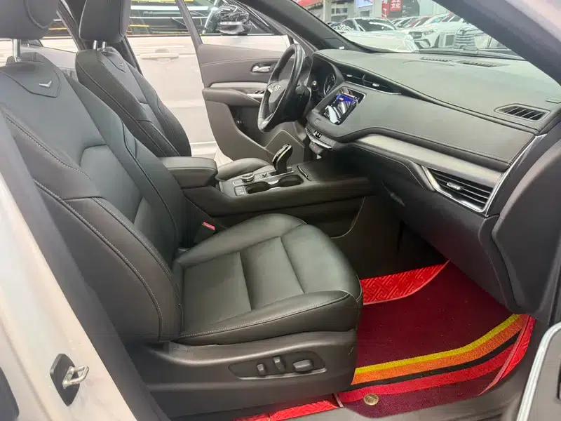 Cadillac XT4 2020 28T Two-Wheel Drive Premium Edition — миниатюра 10