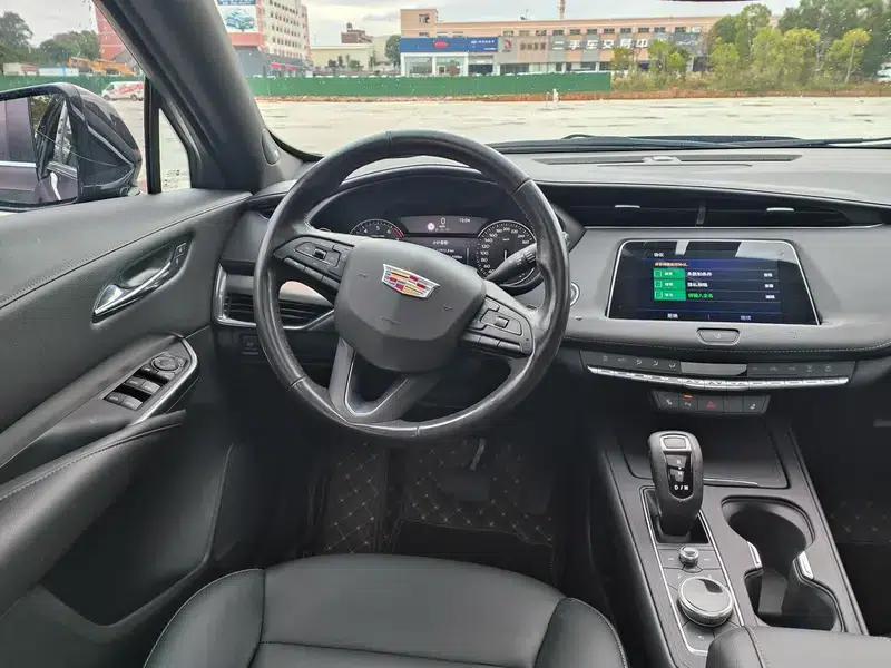 2018 Cadillac XT4 28T Two-Wheel Drive Premium Edition — миниатюра 12