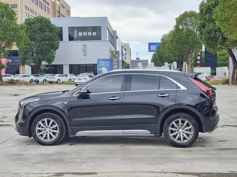 2018 Cadillac XT4 28T Two-Wheel Drive Premium Edition — миниатюра 4