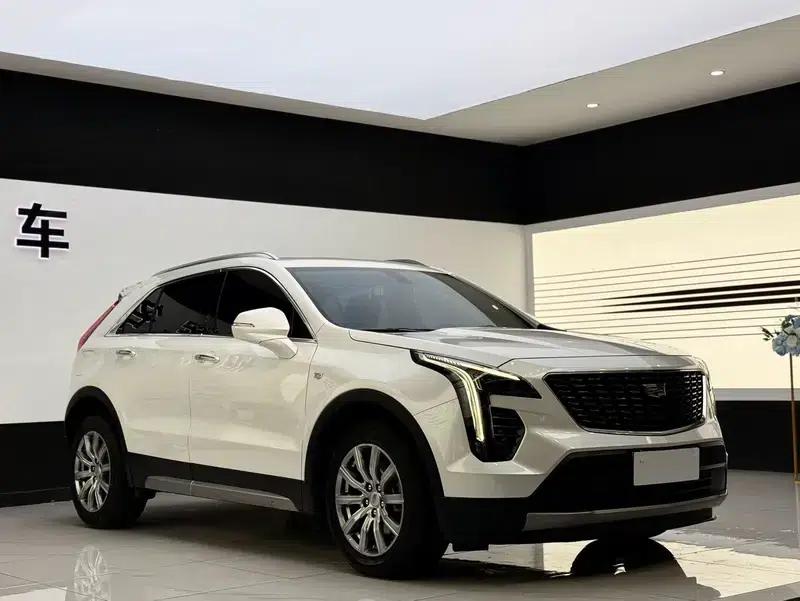 Cadillac XT4 2021 28T Two-Wheel Drive Premium Edition — миниатюра 3