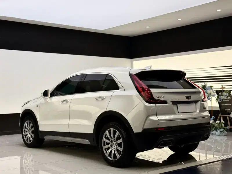 Cadillac XT4 2021 28T Two-Wheel Drive Premium Edition — миниатюра 4
