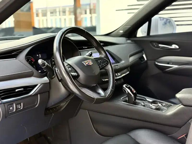 Cadillac XT4 2021 28T Two-Wheel Drive Premium Edition — миниатюра 8