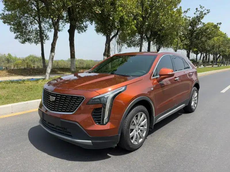 2018 Cadillac XT4 28T Two-Wheel Drive Premium Edition — миниатюра 1