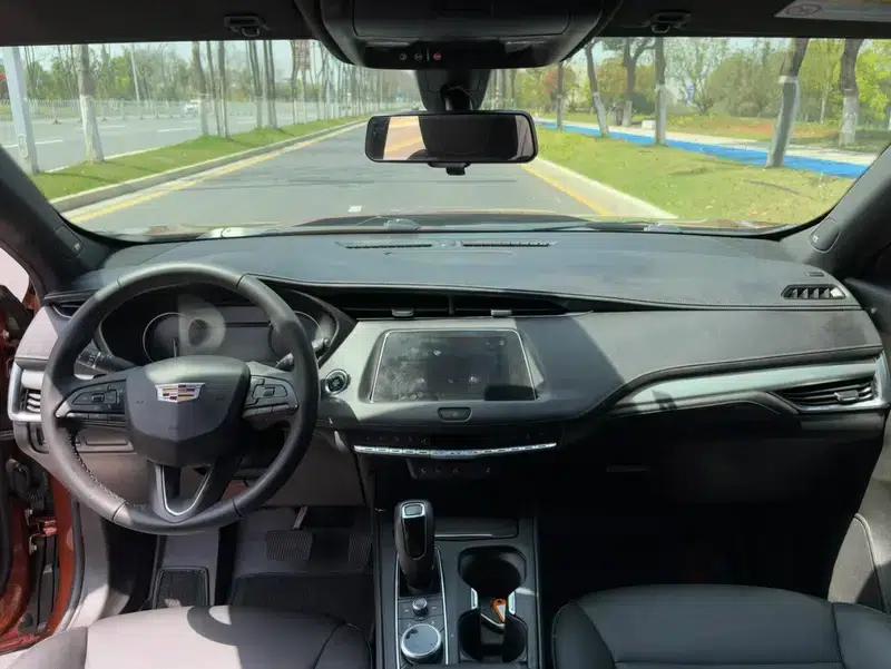 2018 Cadillac XT4 28T Two-Wheel Drive Premium Edition — миниатюра 13