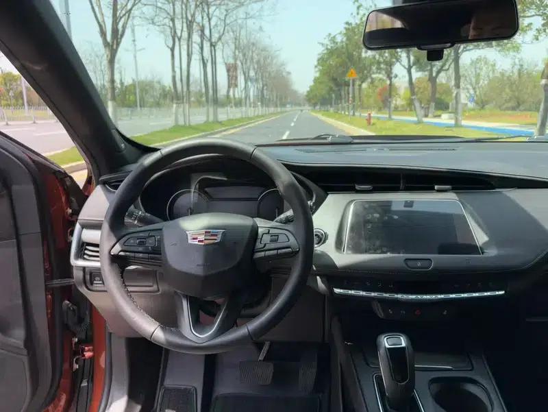2018 Cadillac XT4 28T Two-Wheel Drive Premium Edition — миниатюра 15