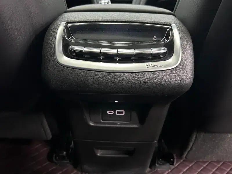 Cadillac XT6 2022 2.0T Six-Seat AWD Premium — миниатюра 12