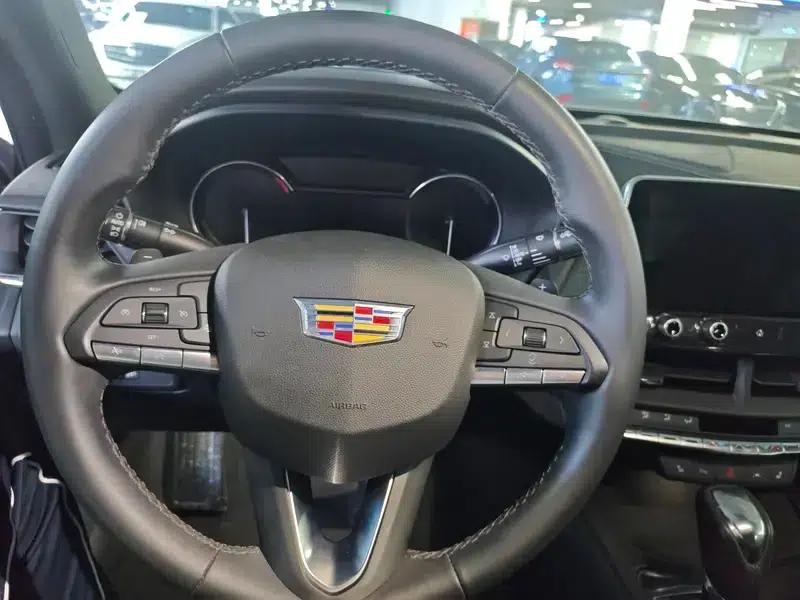 2023 Cadillac CT4 28T Premium — миниатюра 13