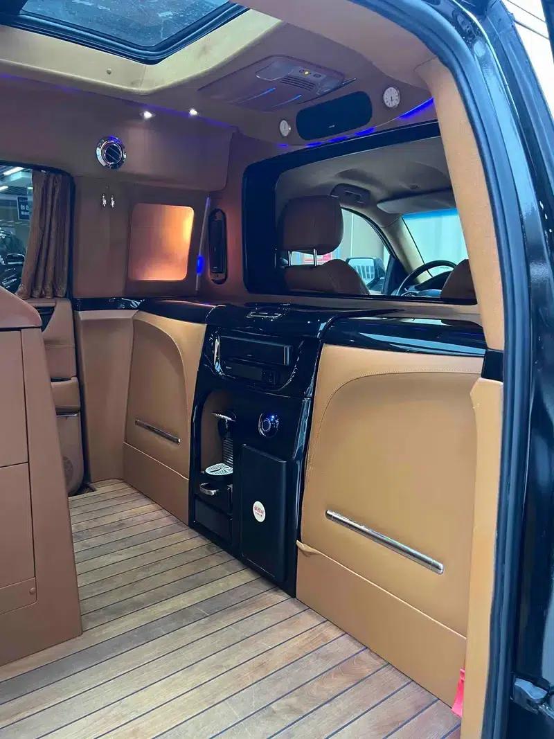 2017 Cadillac Escalade 6.2L Automatic 4WD 4-seater (Parallel Import) — миниатюра 8