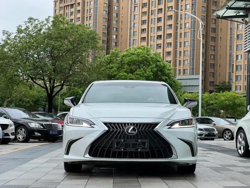 Lexus ES 2022 260 Premium Edition — миниатюра 2