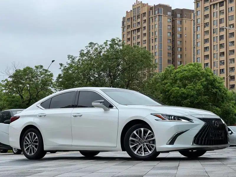 Lexus ES 2022 260 Premium Edition — миниатюра 3