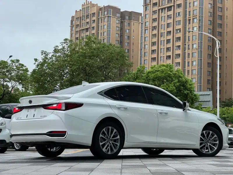 Lexus ES 2022 260 Premium Edition — миниатюра 6