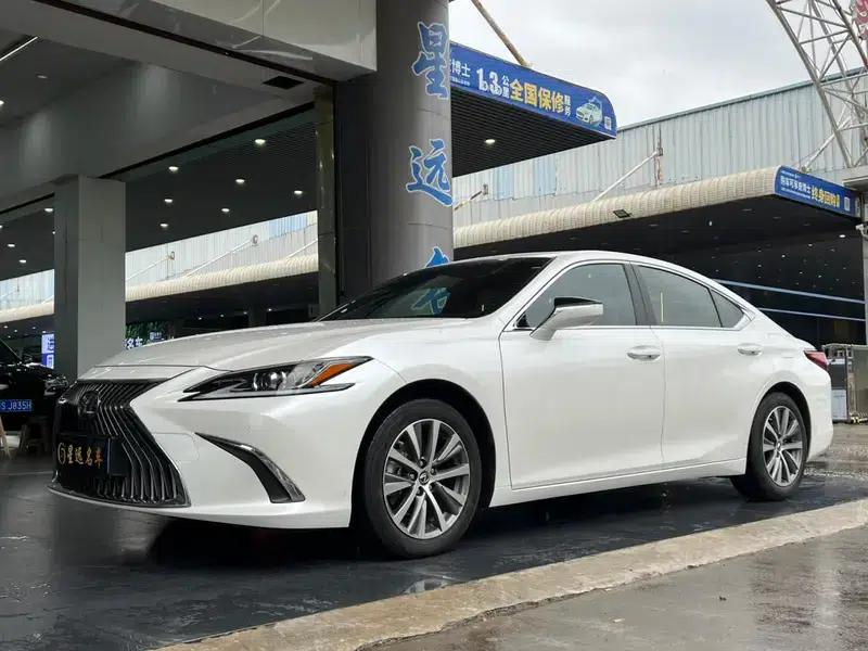 Lexus ES 2020 200 Luxury Edition (China VI Emission Standard) — миниатюра 1