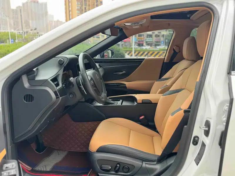 Lexus ES 2022 300h Premium Edition — миниатюра 8