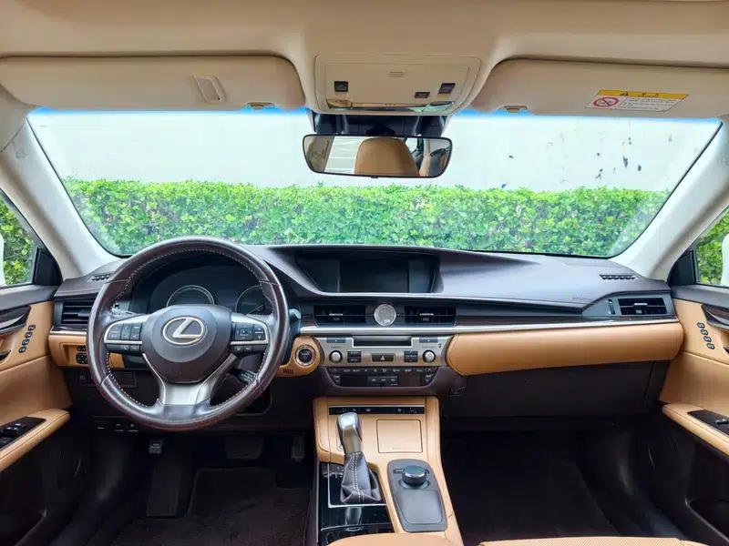 Lexus ES 2015 300h Luxury Edition — миниатюра 21