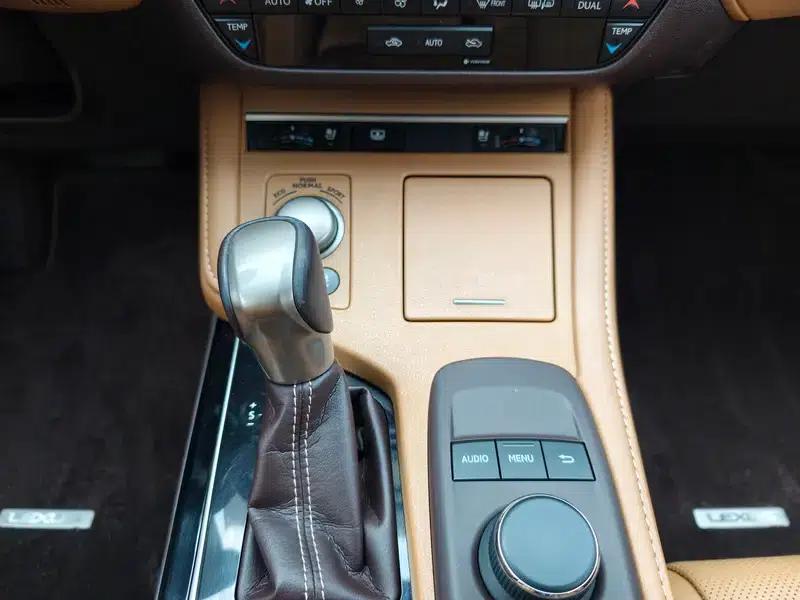 Lexus ES 2015 300h Luxury Edition — миниатюра 24