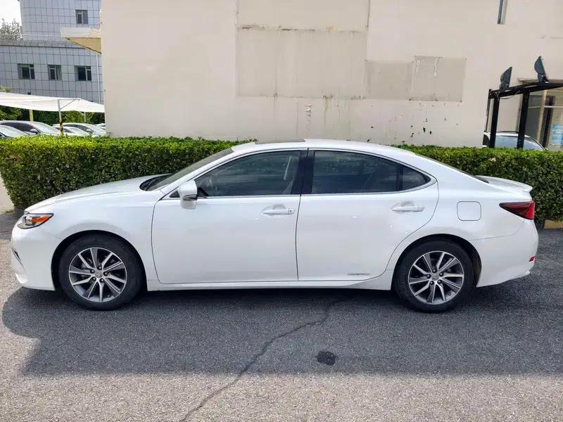 Lexus ES 2015 300h Luxury Edition — миниатюра 4