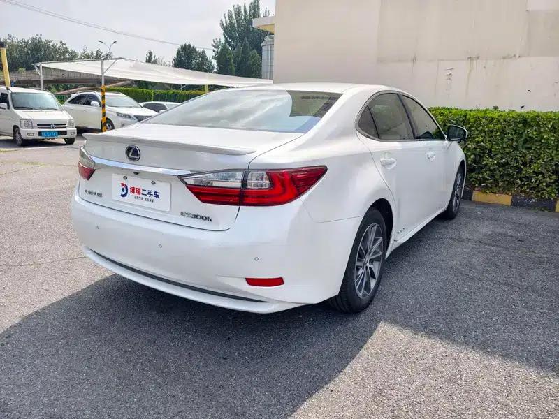 Lexus ES 2015 300h Luxury Edition — миниатюра 7