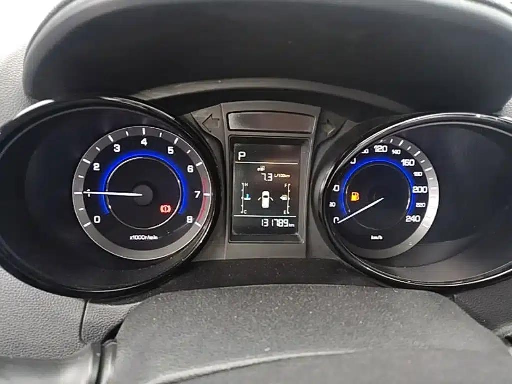 Changan CS15 2016 1.5L Automatic Fashion Edition — миниатюра 12