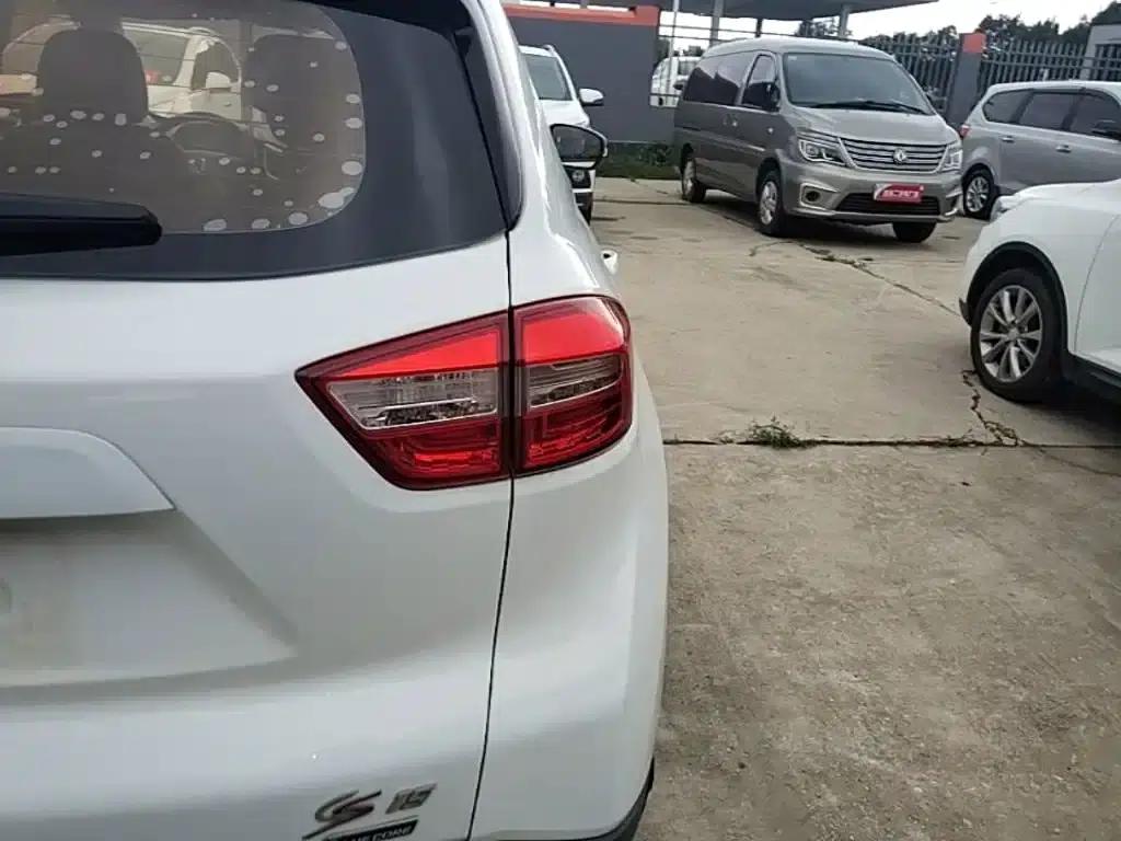 Changan CS15 2016 1.5L Automatic Fashion Edition — миниатюра 8