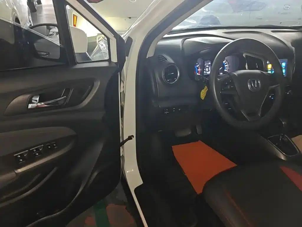 Changan CS15 2016 1.5L Automatic Deluxe Edition — миниатюра 16