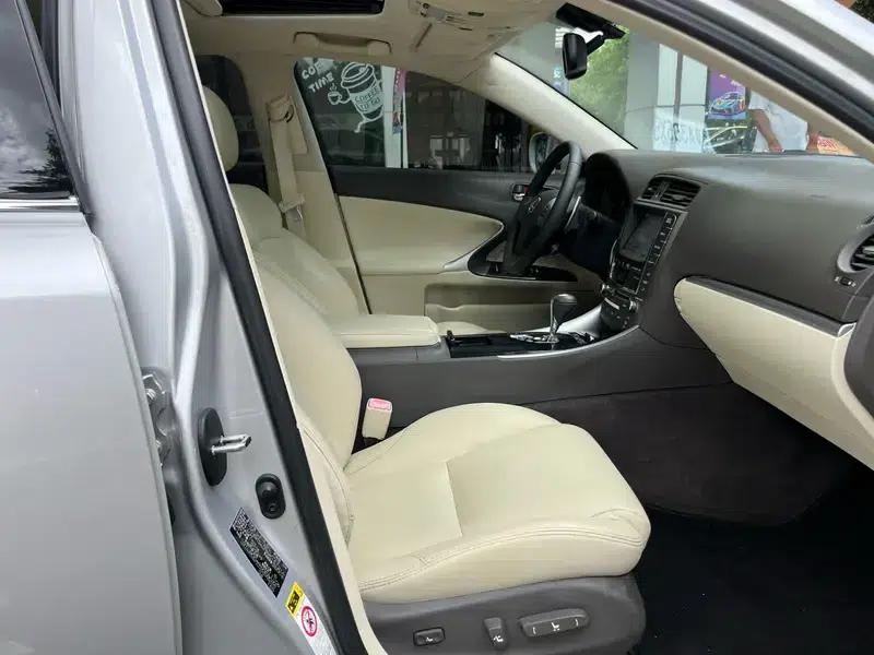 Lexus IS 2011 250 Dynamic Edition — миниатюра 6