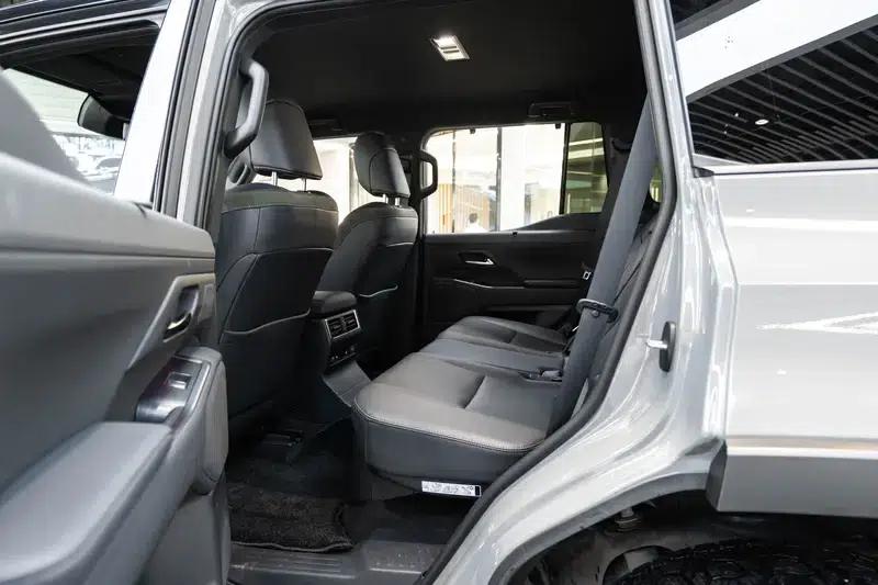 Lexus GX 2024 550h Overtrail Peak Edition — миниатюра 25