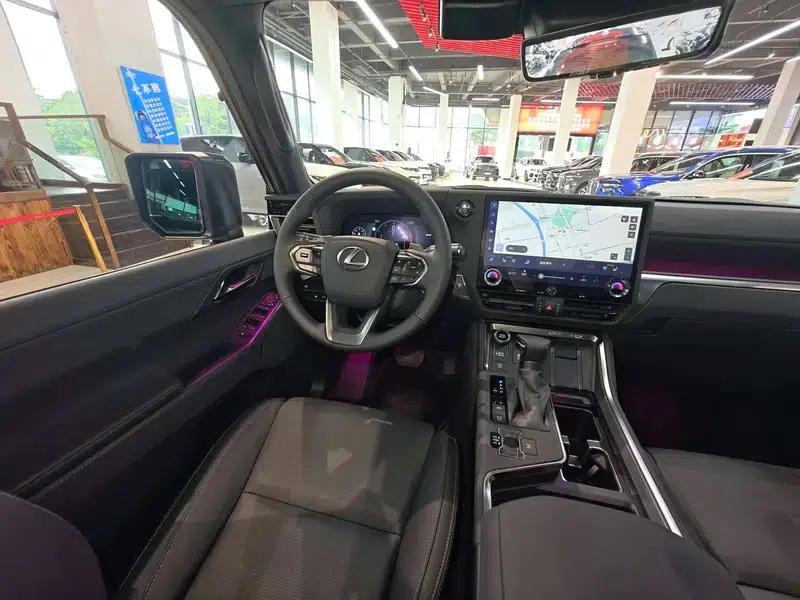 Lexus GX 2026 550h Ultra — миниатюра 16