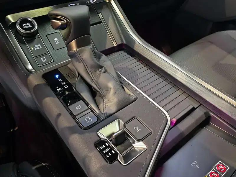 Lexus GX 2026 550h Ultra — миниатюра 19