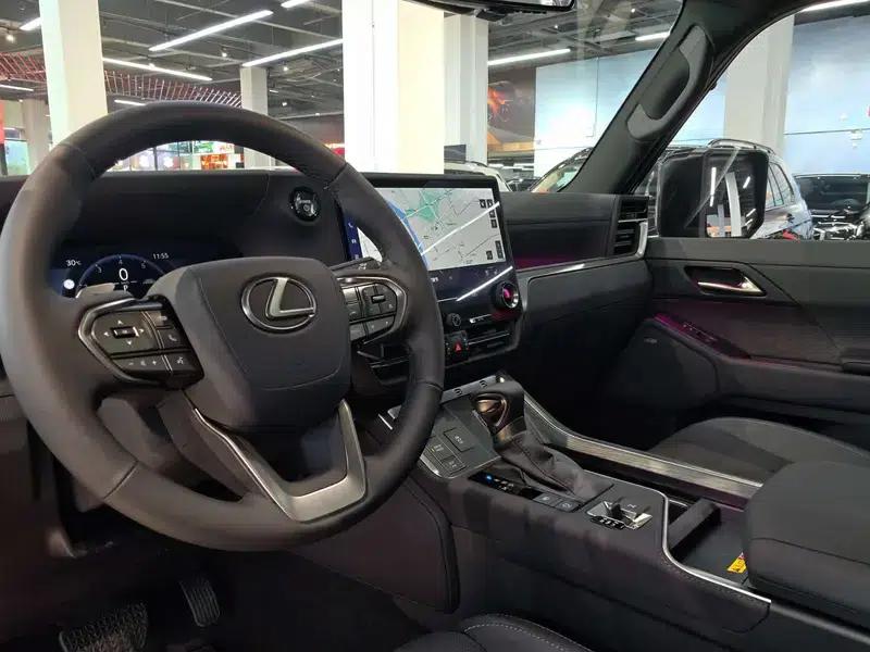 Lexus GX 2026 550h Ultra — миниатюра 20