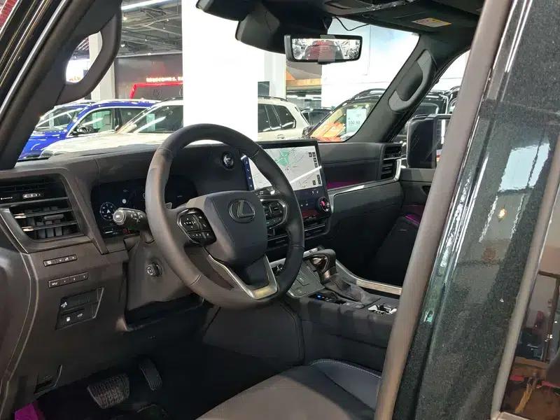 Lexus GX 2026 550h Ultra — миниатюра 22