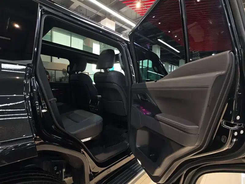 Lexus GX 2026 550h Ultra — миниатюра 23