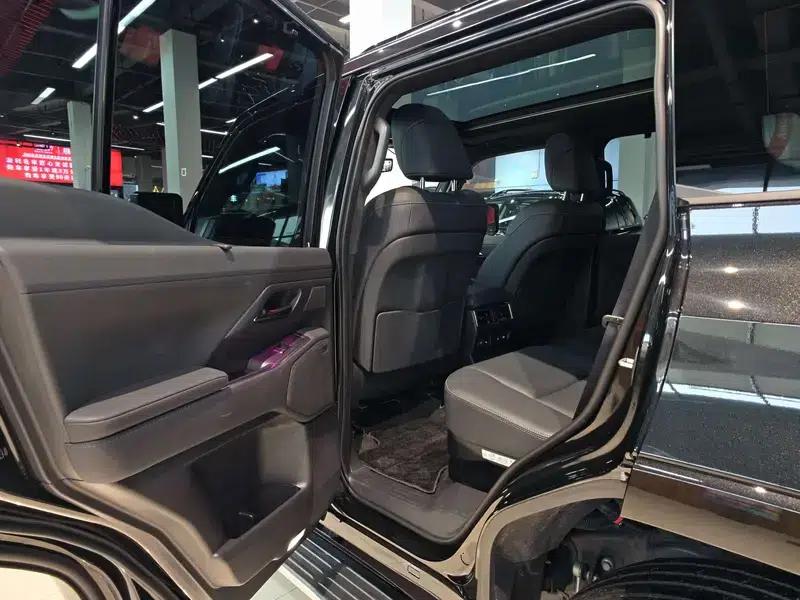 Lexus GX 2026 550h Ultra — миниатюра 25