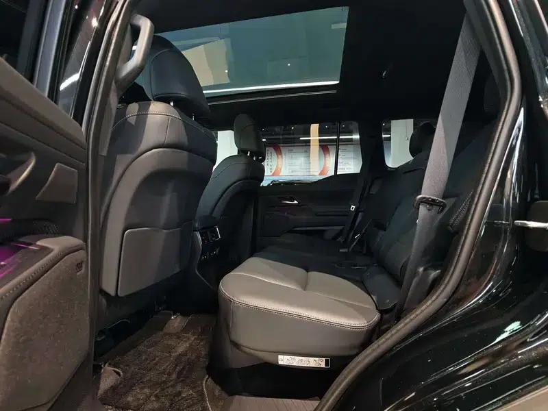 Lexus GX 2026 550h Ultra — миниатюра 30