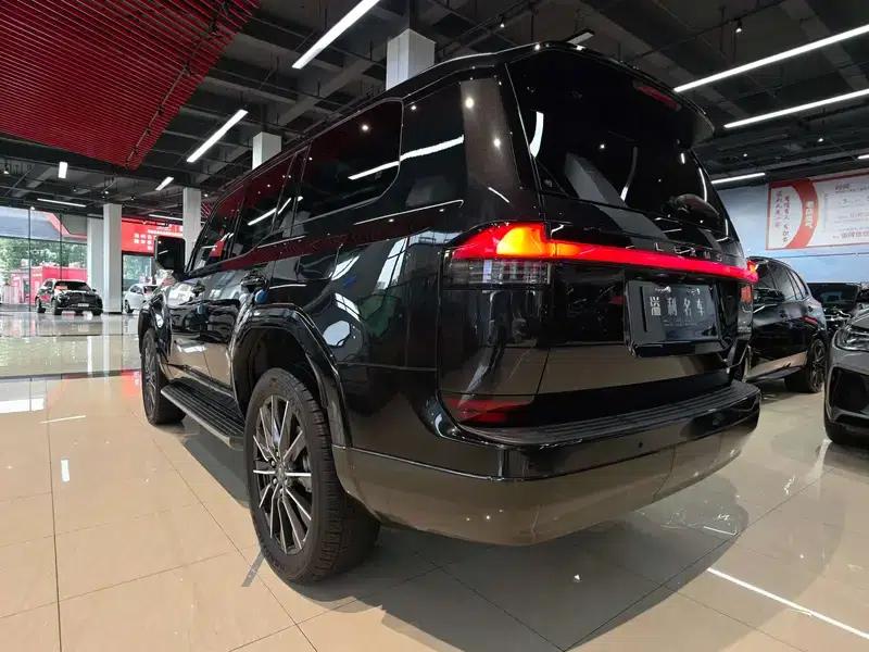 Lexus GX 2026 550h Ultra — миниатюра 4