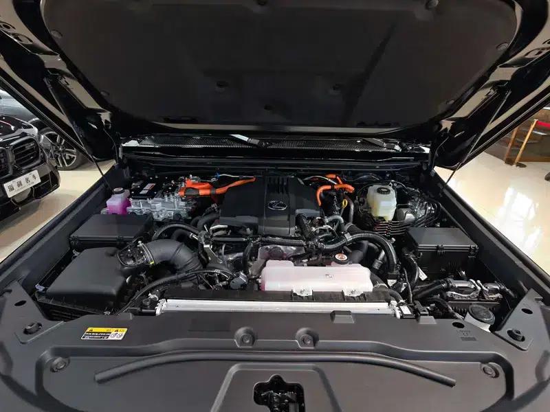 Lexus GX 2026 550h Ultra — миниатюра 6