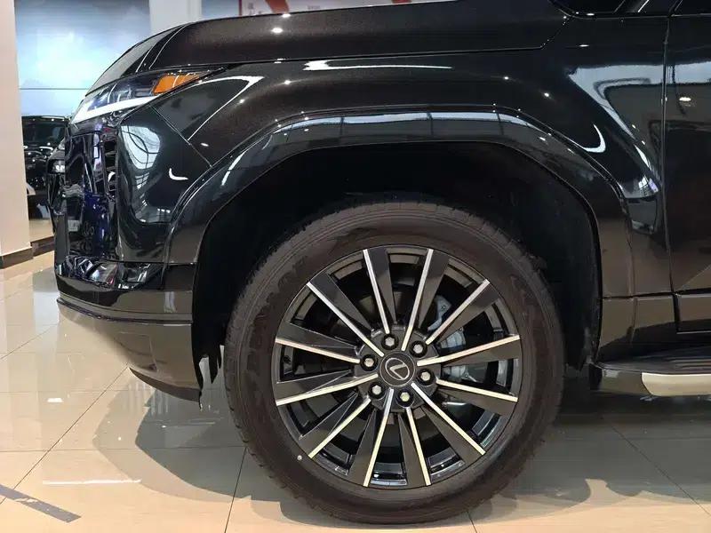 Lexus GX 2026 550h Ultra — миниатюра 9