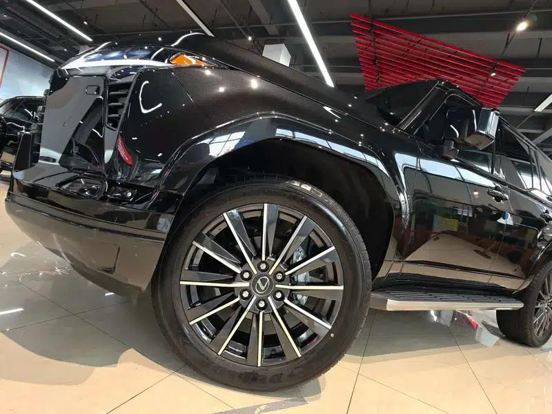 Lexus GX 2026 550h Ultra — миниатюра 10