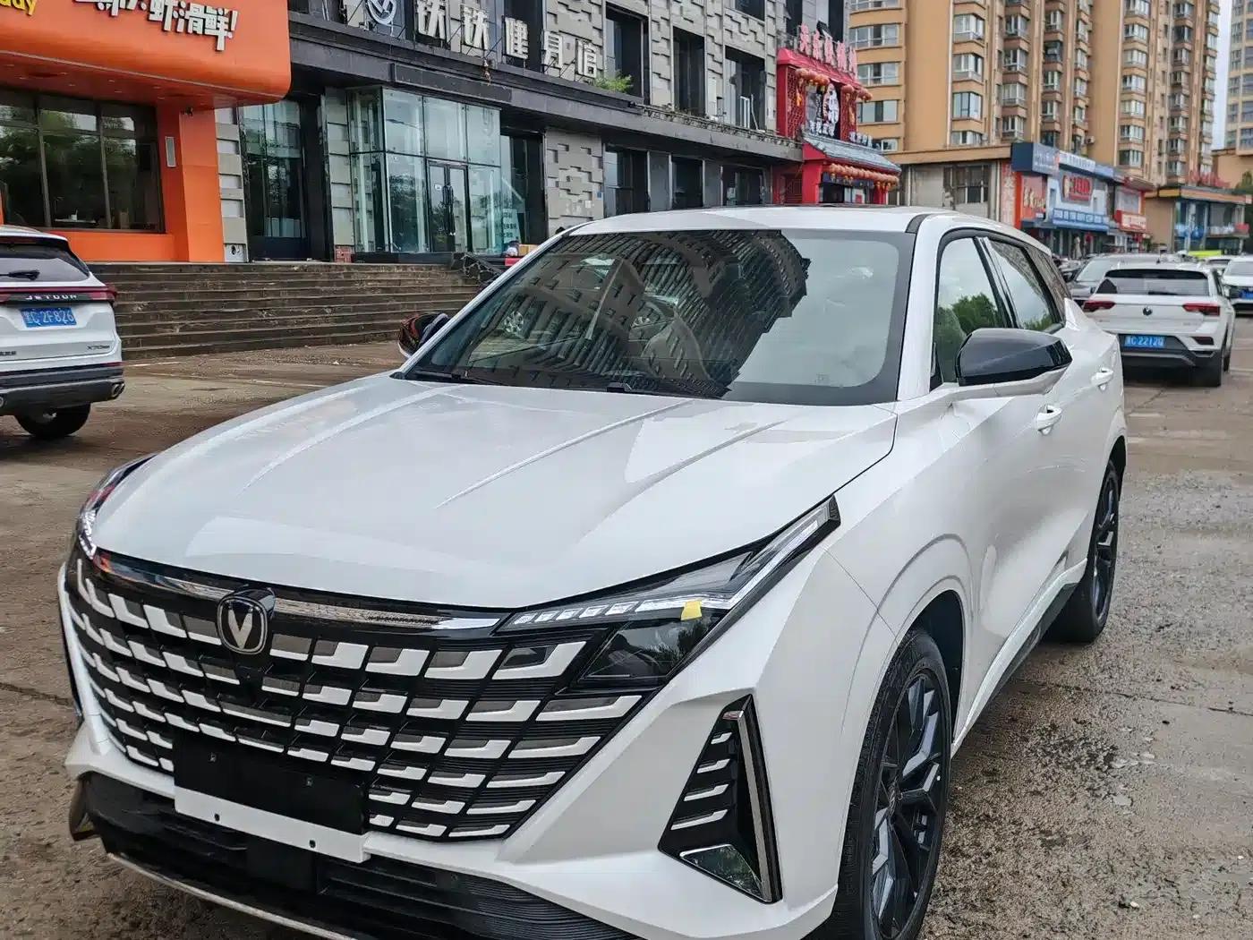Changan UNI-Z 2026 1.5T Comfort Edition — миниатюра 1
