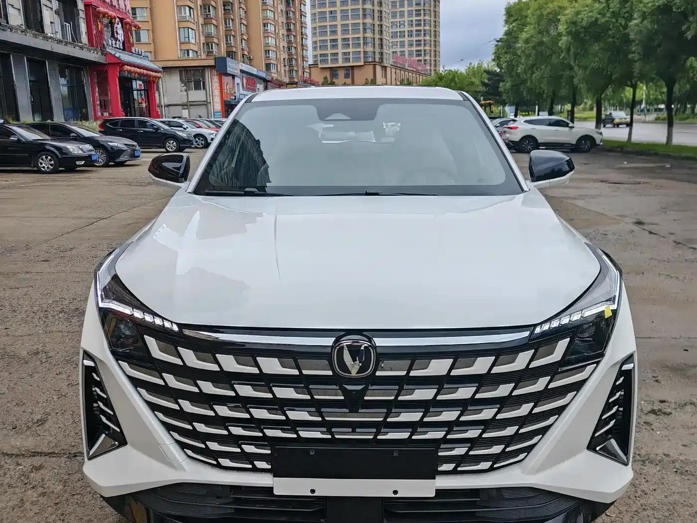 Changan UNI-Z 2026 1.5T Comfort Edition — миниатюра 2