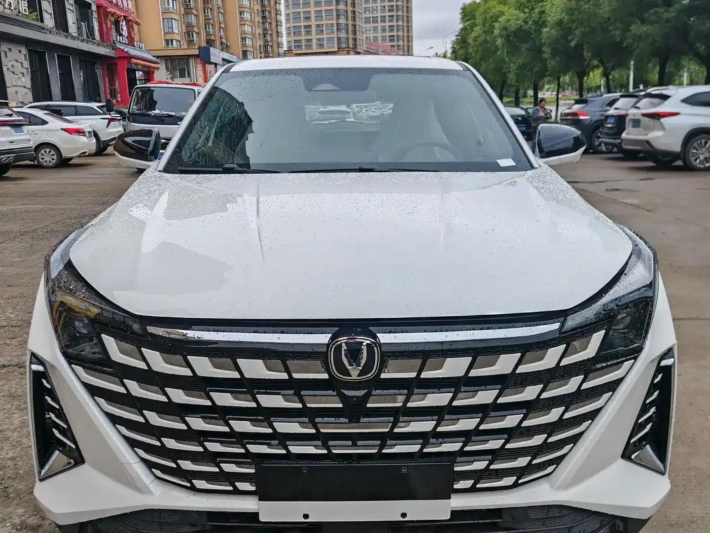 Changan UNI-Z 2026 1.5T Comfort Edition — миниатюра 2