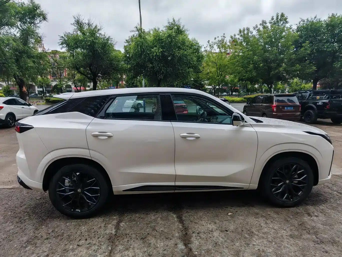 Changan UNI-Z 2026 1.5T Comfort Edition — миниатюра 7