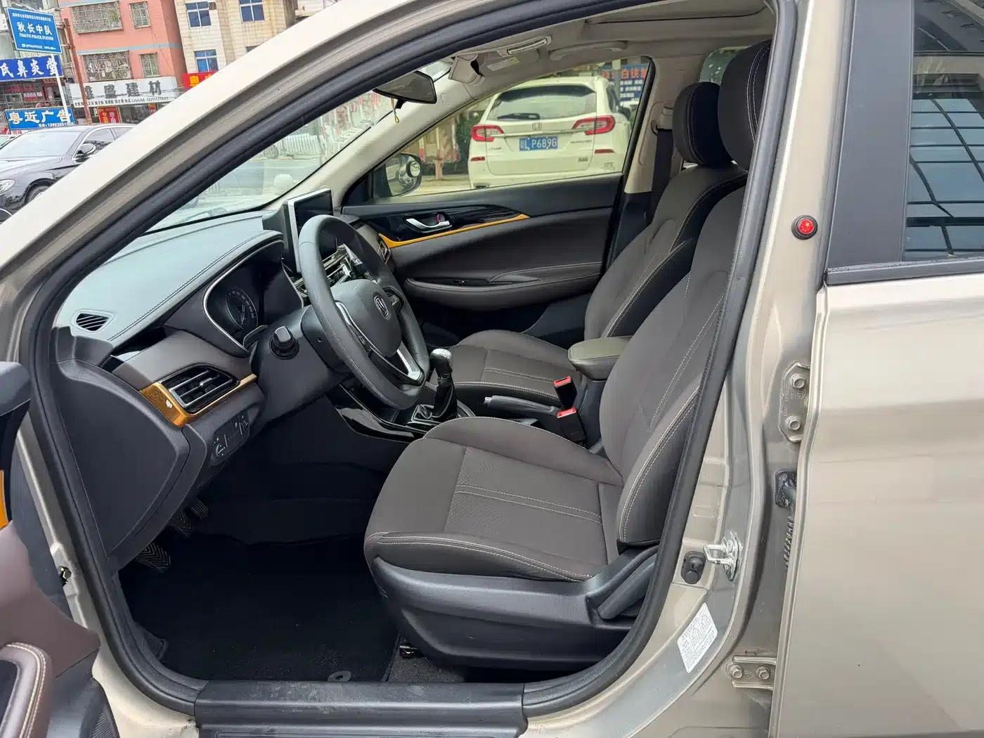 Changan Eado DT 2018 1.6L Manual Enjoyment Edition — миниатюра 7