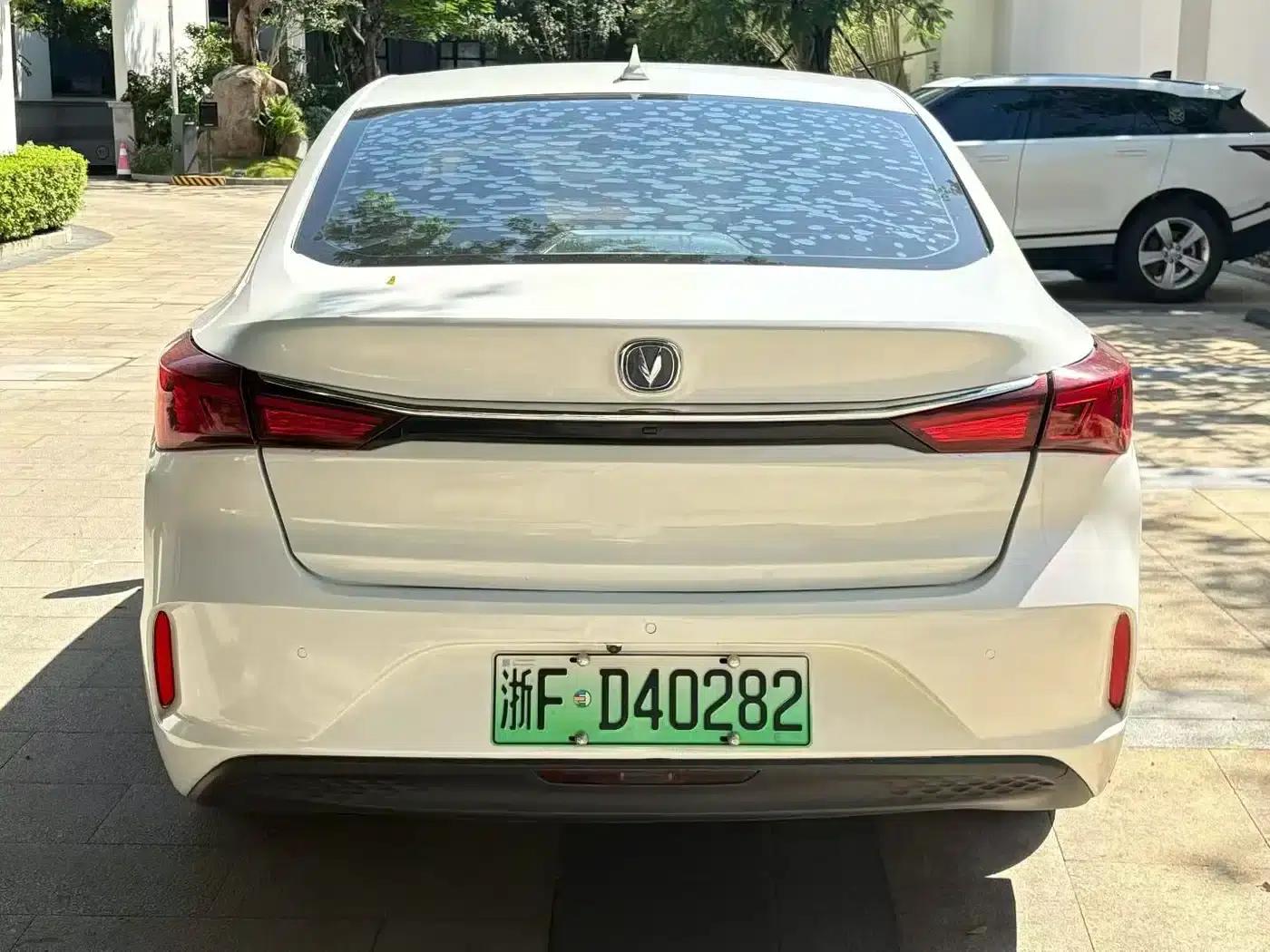 Changan Eado New Energy 2022 EV460 Smart Ride-Hailing Edition (Lithium Iron Phosphate) — миниатюра 3